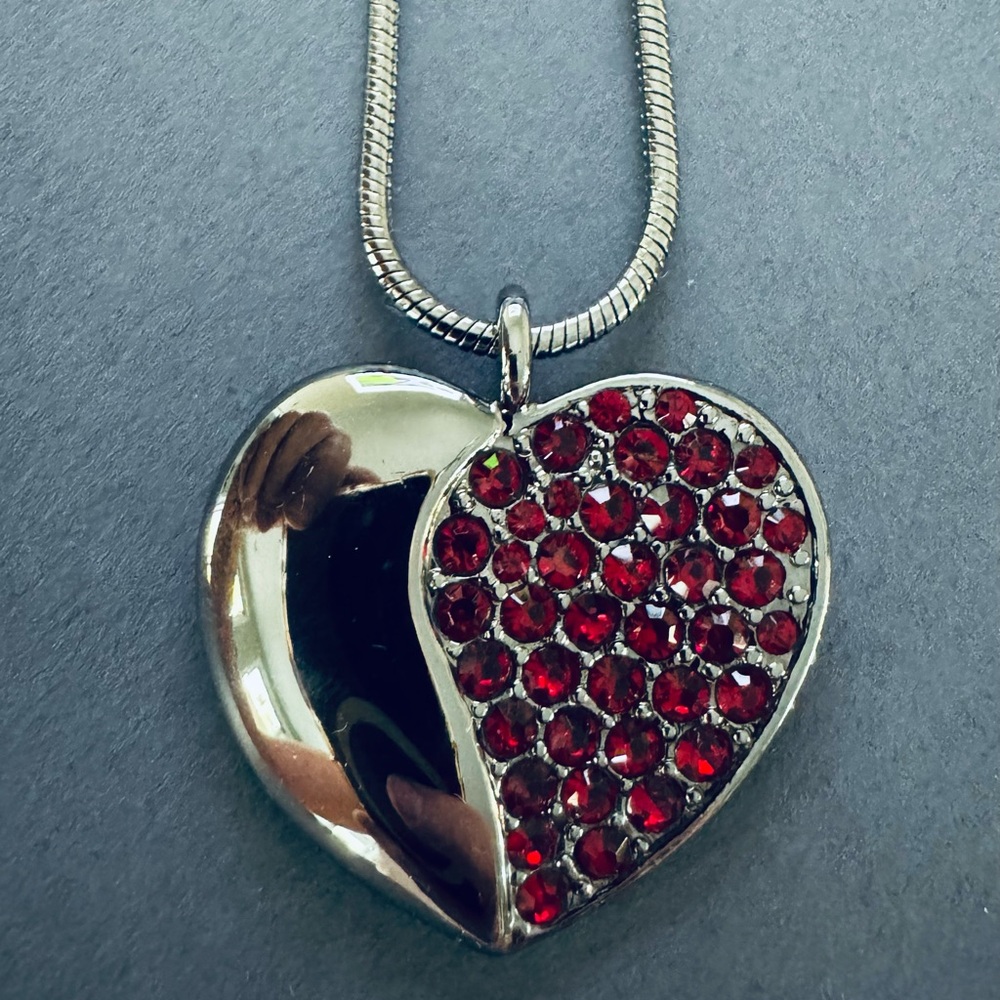 Nine West Gunmetal & Rhinestone ❤️ Necklace
